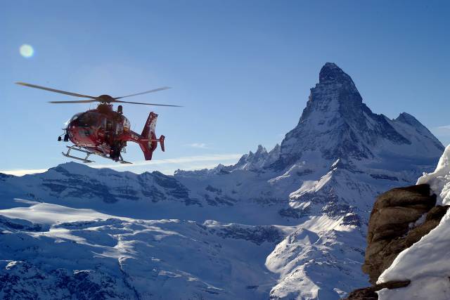 Air Zermatt Helikopter Hubschrauber Matterhorn Schweiz
