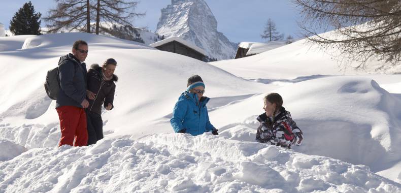 Winterwandern mit der Familie in Zermatt