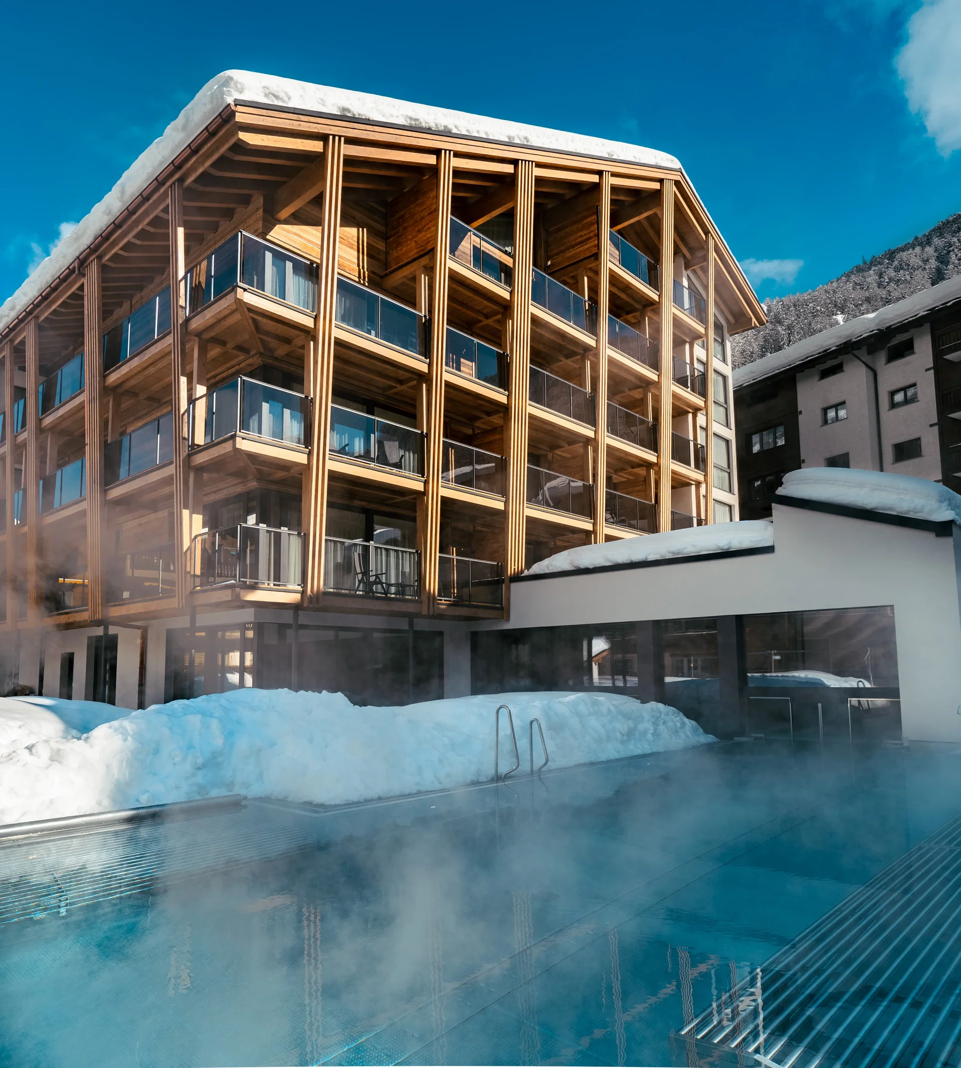 Resort de Bien-Être à Zermatt - Resort La Ginabelle Zermatt Hôtel enneigé avec piscine à débordement