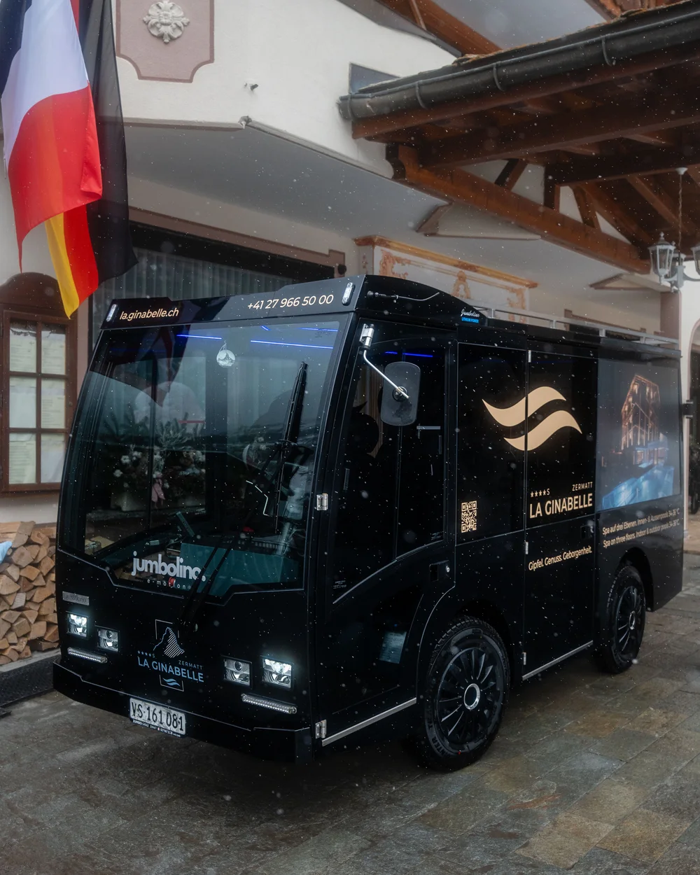 La Ginabelle Auto vor dem Hotel